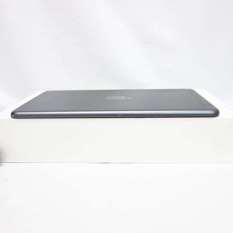 特価品コーナー Cellular 第5世代 mini iPad 64GB グレー SIMフリー タブレット