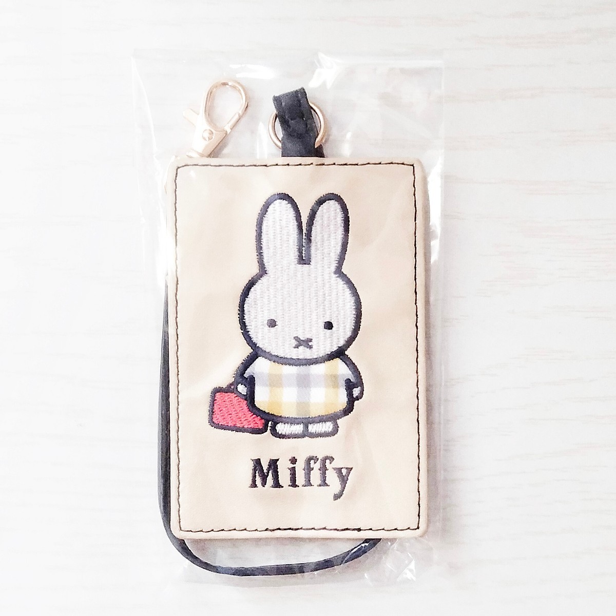 Miffy パスケース