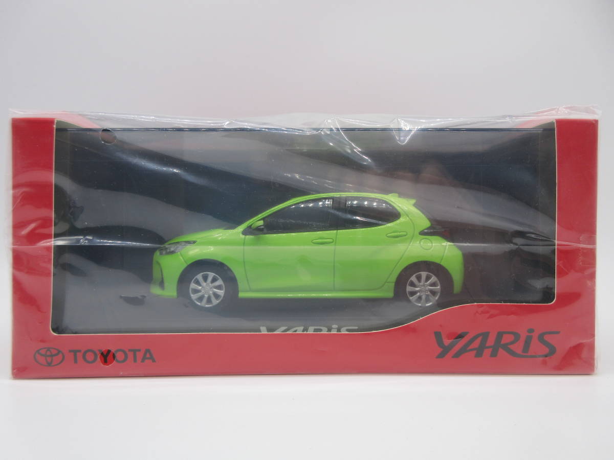 1/30 トヨタ 新型ヤリス YARIS 2020 最新モデル 非売品 カラーサンプル ミニカー　サーモテクトライムグリーン