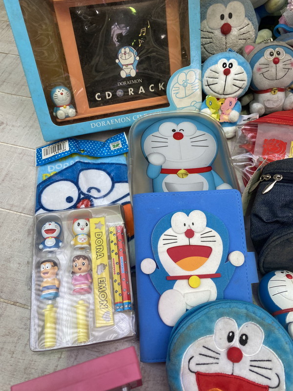 S-56◇ドラえもんグッズ大量まとめ売り◇ぬいぐるみ、置物、雑貨 S-56◇ドラえもんグッズ大量まとめ売り◇ぬいぐるみ、置物、雑貨