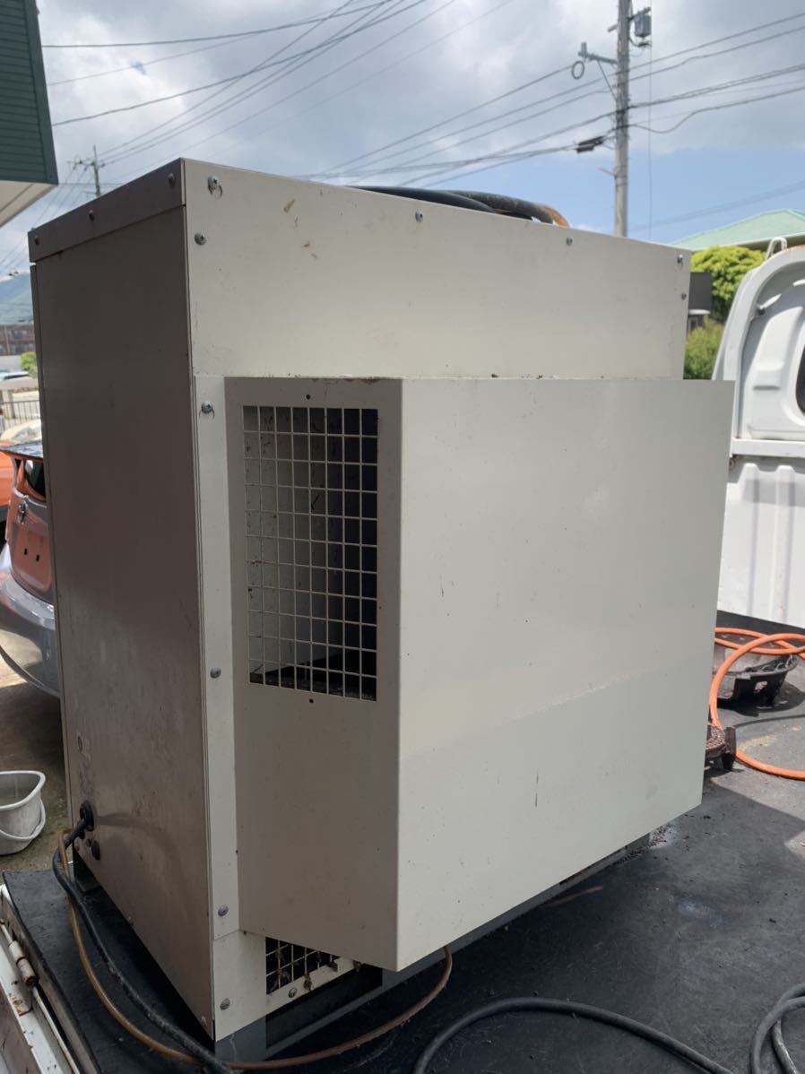 東芝 TOSHIBA エアーコンプレッサー 小型空気圧縮機 ジャンク 着払い 東芝 TOSHIBA エアーコンプレッサー 小型空気圧縮機 ジャンク 着払い
