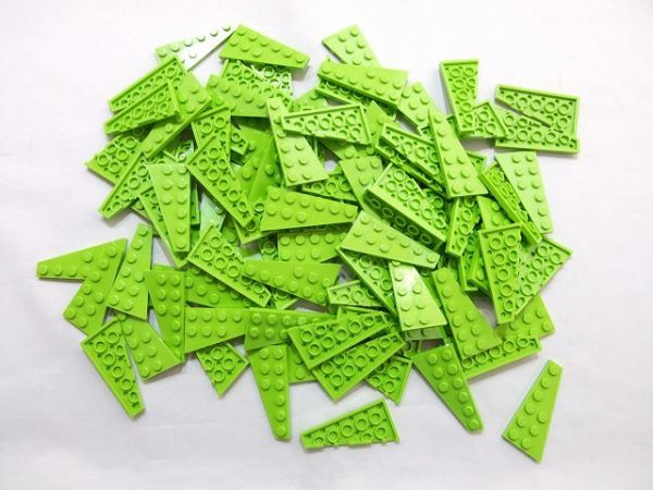 E11-2　未使用　LEGOバラパーツ　黄緑・ライム　54383　ウェッジプレート 3 x 6 右　約100個セット_画像1
