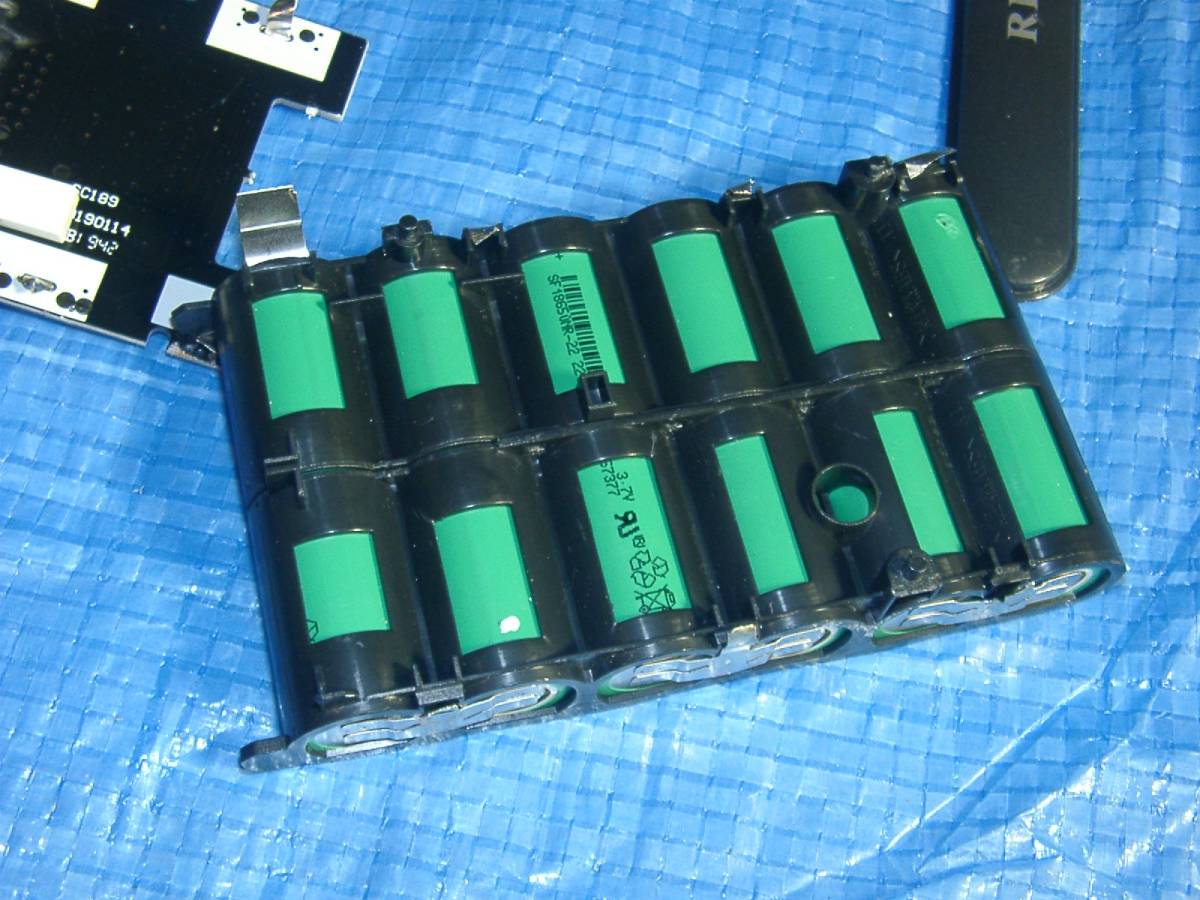 即決　未使用　18650　リチウムイオン充電池、６本セット 工具改造、 工作 自作用等に　充電池 3,7v　実測2200mAh 　2020年製取り出し品_画像4