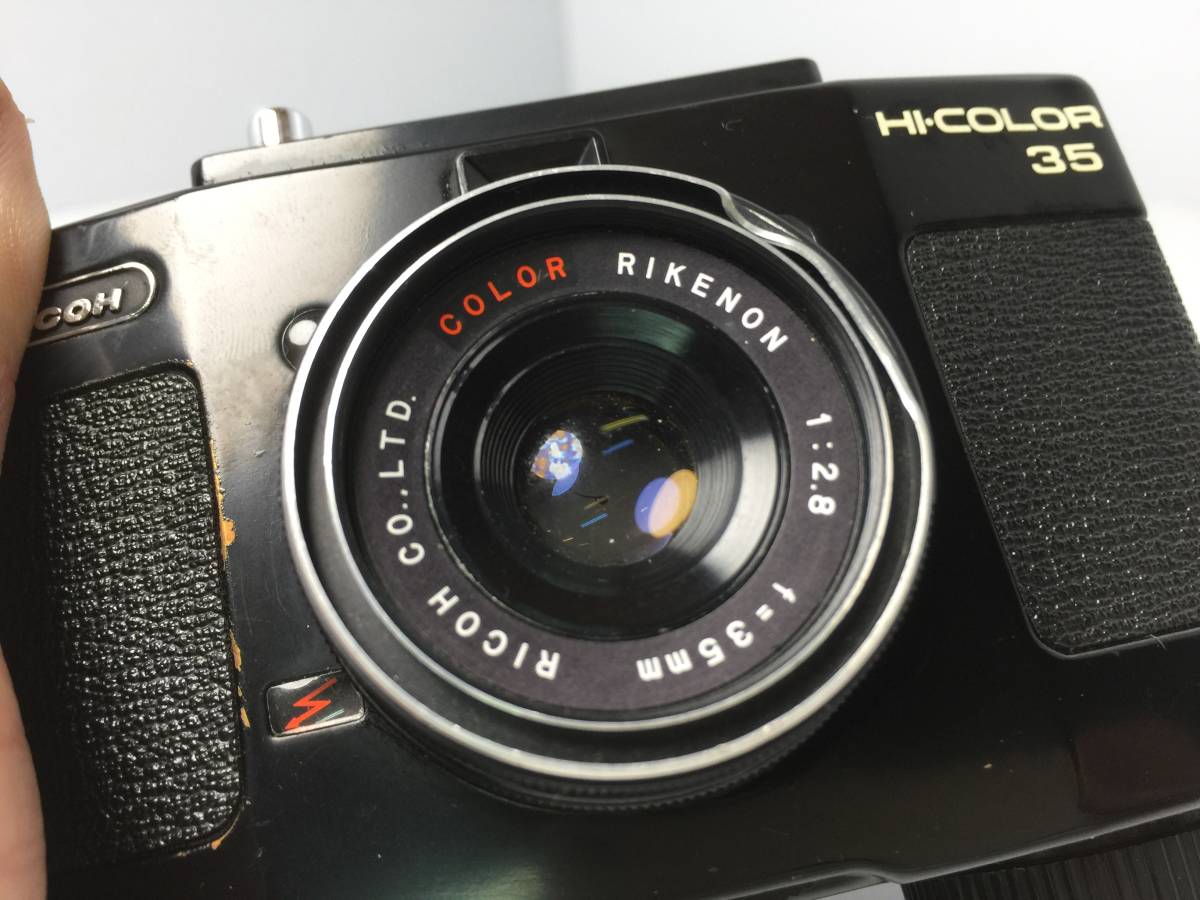 ★RICOH HI・COLOR35★リコー ブラックボディ フィルムカメラ レンズ RIKENON 1：2.8 f＝35mm【中古/現状品/動作未確認ジャンク】_画像2