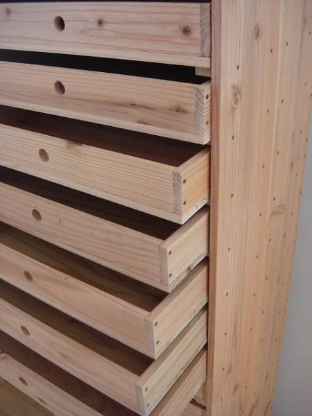 天然無(wú)垢材を使用しております。