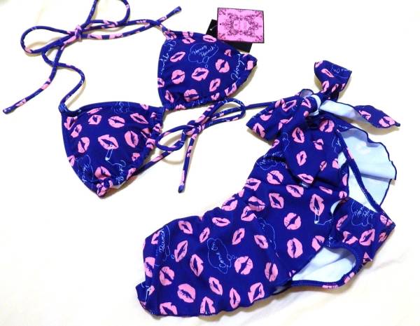 新品*定価15876*Honey Bunch*リップ柄 スカート一体型 三角 ビキニ スイムウエア 水着 ネイビー フリル リボン 日本製