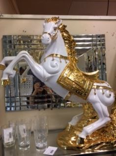 在庫確認してください特価！カッコいいゴールドホワイト馬の置物馬の彫刻型置物ホワイトホースの置物ゴールドホースの置物