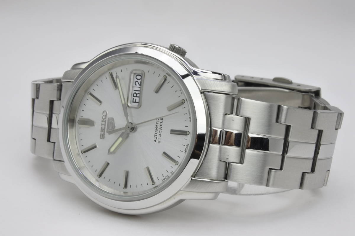 ☆☆☆日本製 SEIKO セイコー FIVE AUTOMATIC 21JEWELS 自動巻紳士腕時計　海外向けモデル　　7S26-0３S0　　デイデイト　美品_画像3