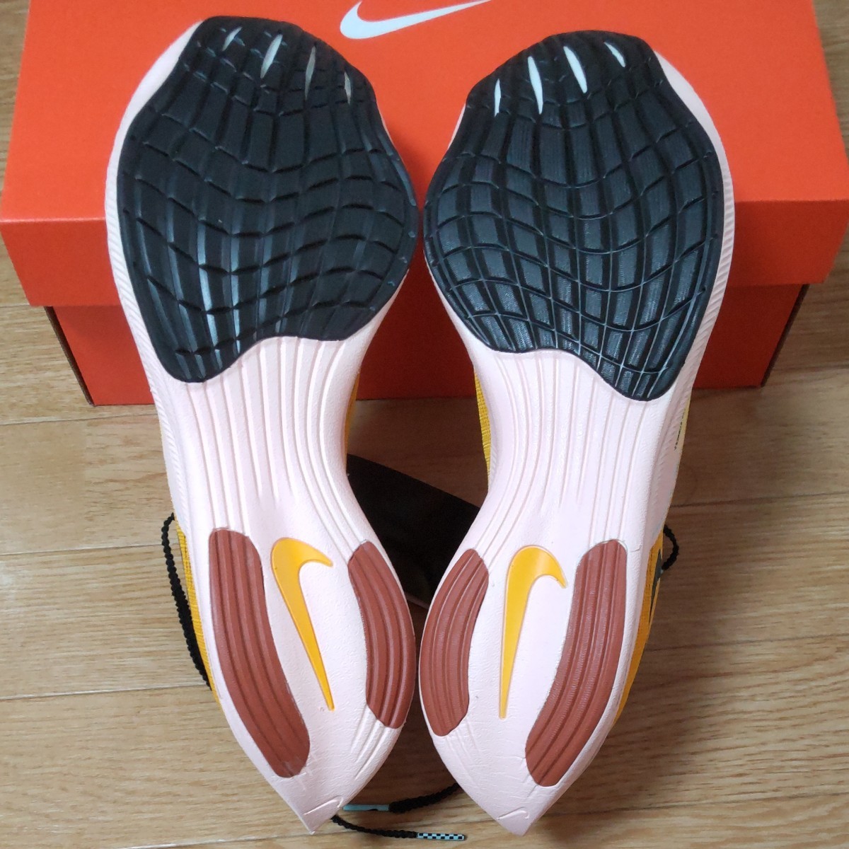 新品未使用 ナイキ ヴェイパーフライネクスト%2 Nike ZoomX Vaporfly