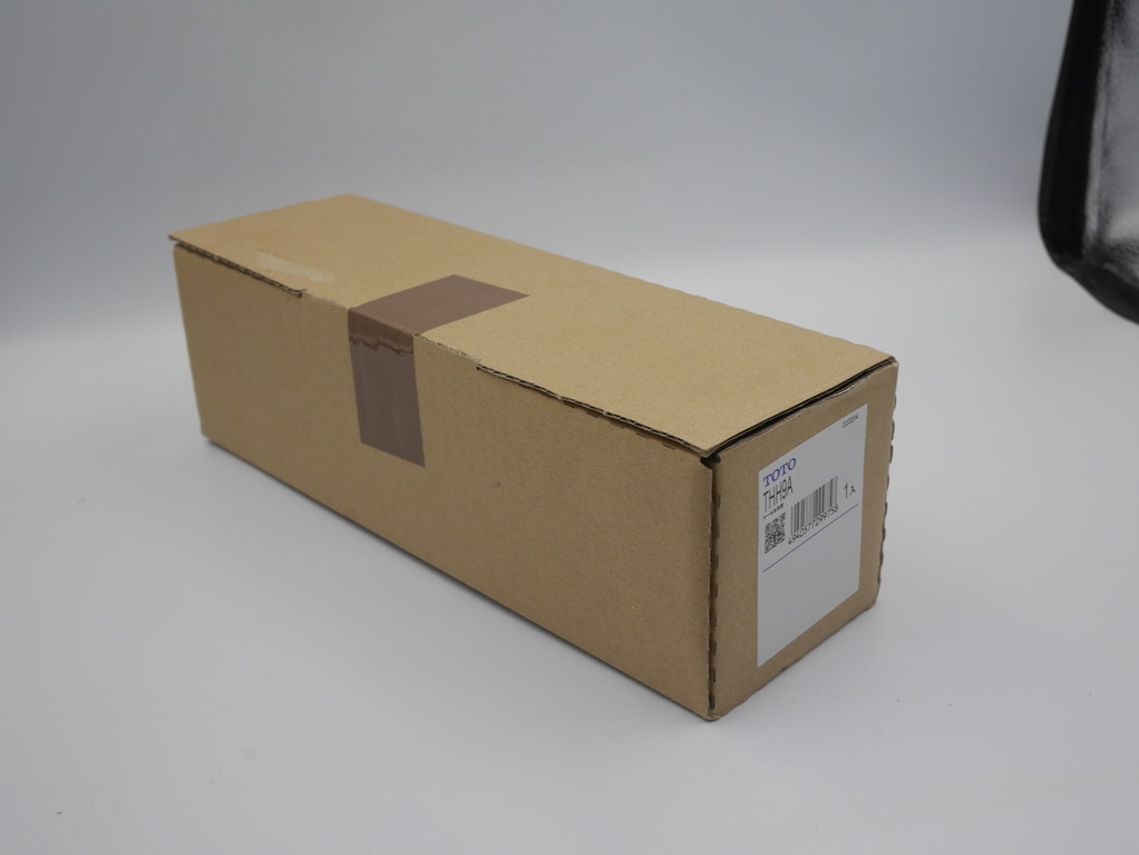 送料込み●未使用●TOTO TMJ40L2B 壁付サーモスタットシャワー混合水栓の本体部●THH9A 2
