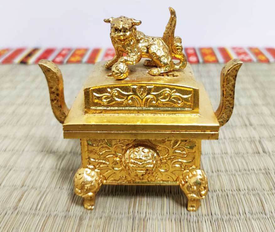 Yahoo!オークション - 獅子香炉 三具足 本山彫 / 仏具 仏壇 浄土 Yahoo!オークション - 獅子香炉 三具足 本山彫 / 仏具 仏壇 浄土