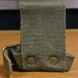 スウェーデン軍放出品 レザーストラップ ベルトループ付き military ベルトループホルダー ベルトループストラップ 装備品の画像3