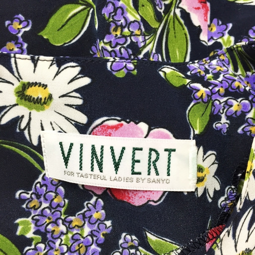 マルチカラー★VINVERT 長袖カットソー 総柄 花柄 バックボタン 肩パッドあり ネイビー 紺 ベース サイズ9 レディース_画像3