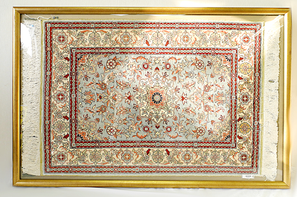 カイセリ 絨毯 シルク 100％ 95cm×68cm 0.65mmトルコ絨毯 ペルシャ絨毯 KAYSERI　額装　品のサムネイル
