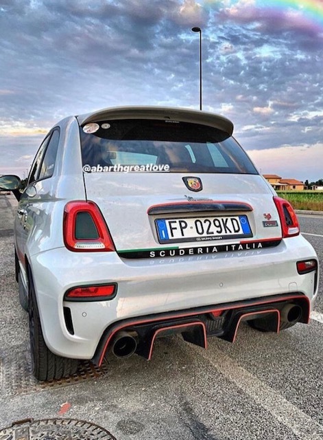 希少 アバルト スクーデリア イタリア ステッカー カーボン柄 希少 アバルト スクーデリア イタリア ステッカー カーボン柄
