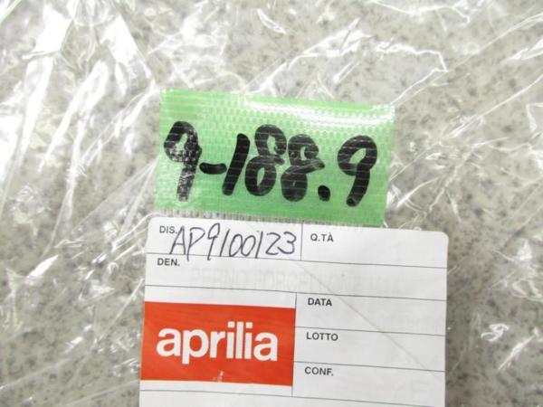 * new goods unused * original (AP9100123) rear axle shaft Aprilia RXV SXV450 550 VBD aprilia 9-188.9