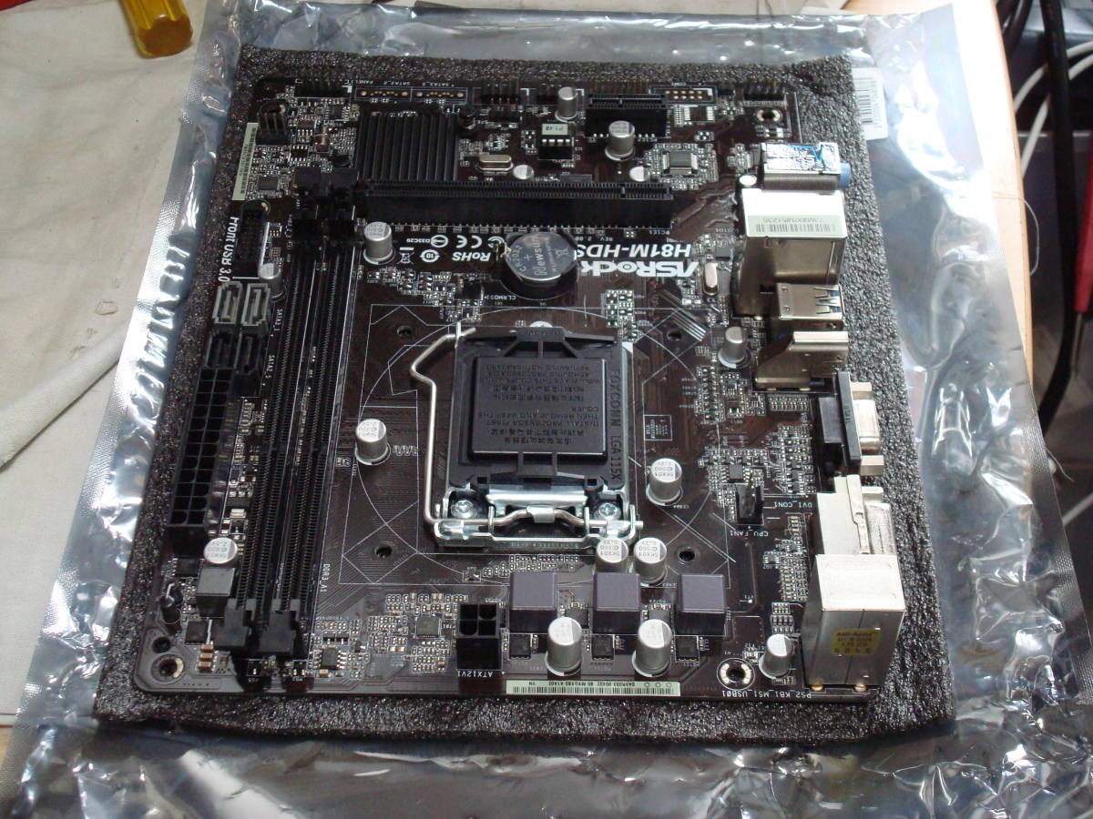 ASRock MicroATX LGA1150 第四世代マザーボード H81M-HDS R2.0 完動品 送料無料