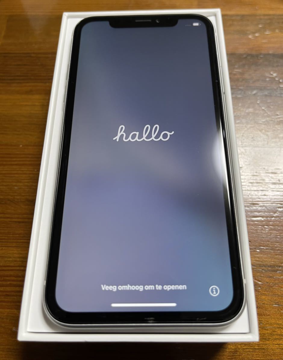 iPhone XR 64GB ホワイト 品 付属品未使用 送料込 SIMフリー Apple