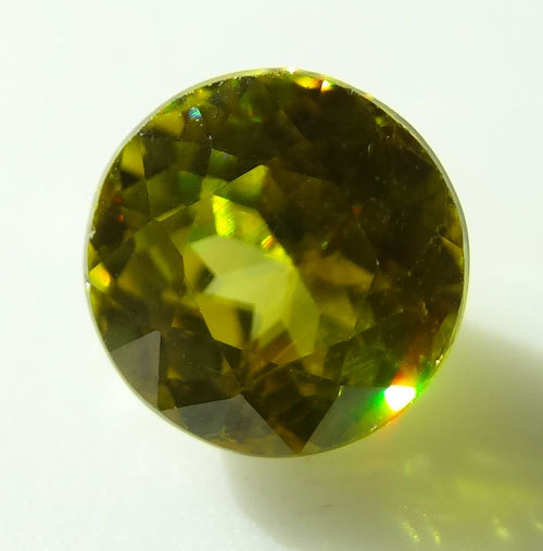 新品】マダガスカル産 スフェーン ルース 0.68ct junglaparkbolera.com