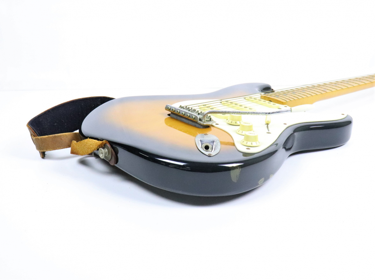【大人気新品】Fender フェンダージャパン ストラトキャスター エレキギター 21フレット アーム ソフトケース サンバースト バンド 040JDDH73 フェンダー