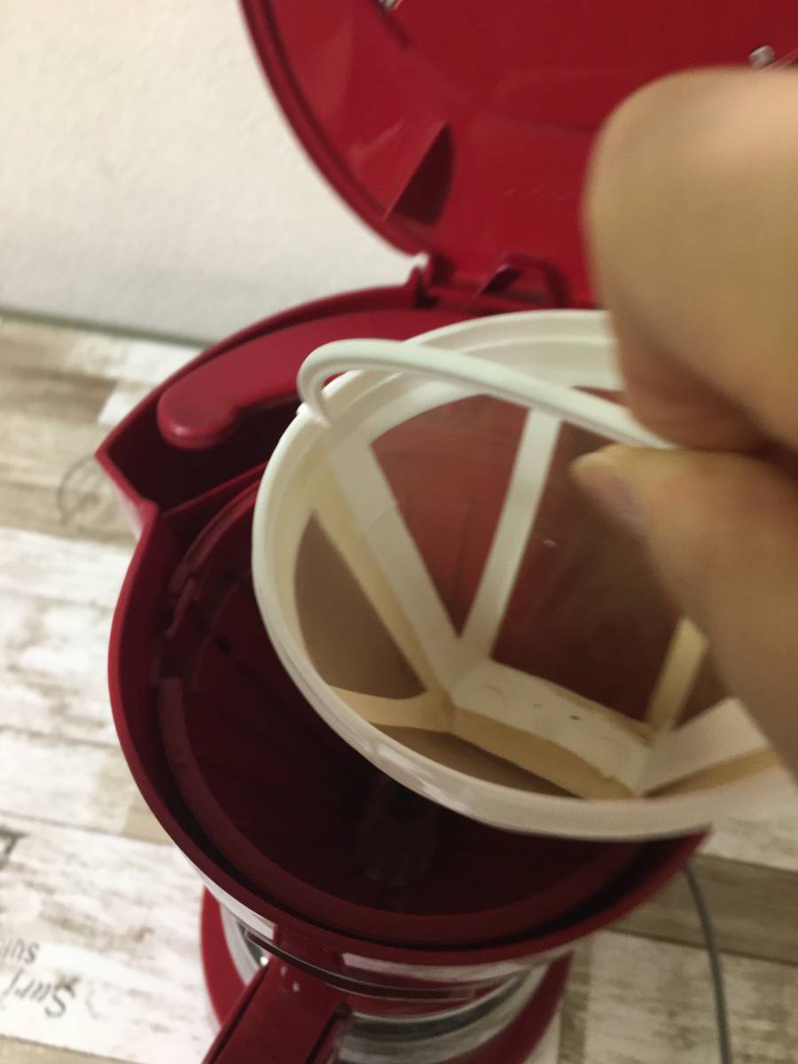 デロンギ (DeLonghi) ドリップコーヒーメーカー パッションレッド アクティブシリーズ レッド 5カップ ICM14011J-R中古美品　送料込み