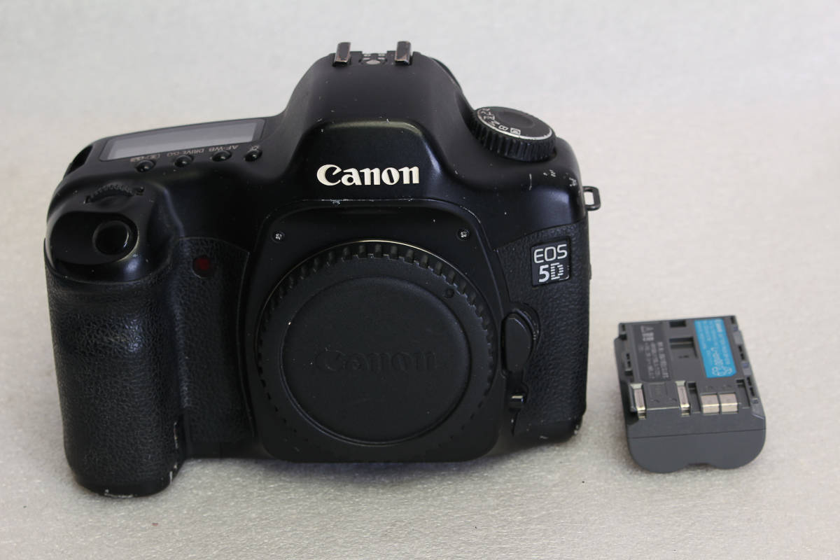 珍しい 中古。キャノン Canon EOS 5D Digital フルサイズ デジタル一眼