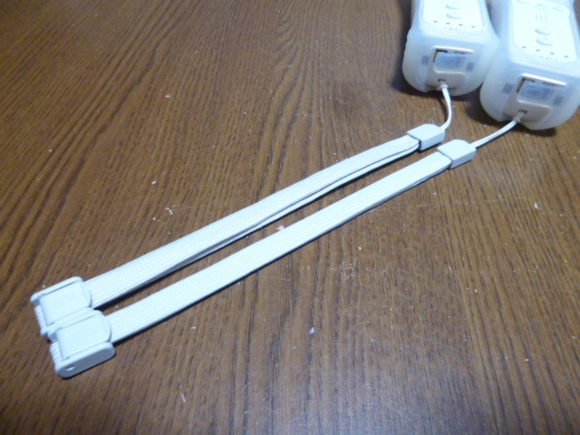 RSJ064《送料無料 即日発送 動作確認済》Wii　リモコン　ジャケット　ストラップ 2個セット　VL-003 任天堂 純正 白ホワイト コントローラ