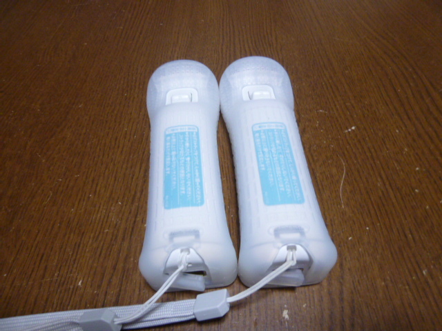 RSJ064《送料無料 即日発送 動作確認済》Wii　リモコン　ジャケット　ストラップ 2個セット　VL-003 任天堂 純正 白ホワイト コントローラ