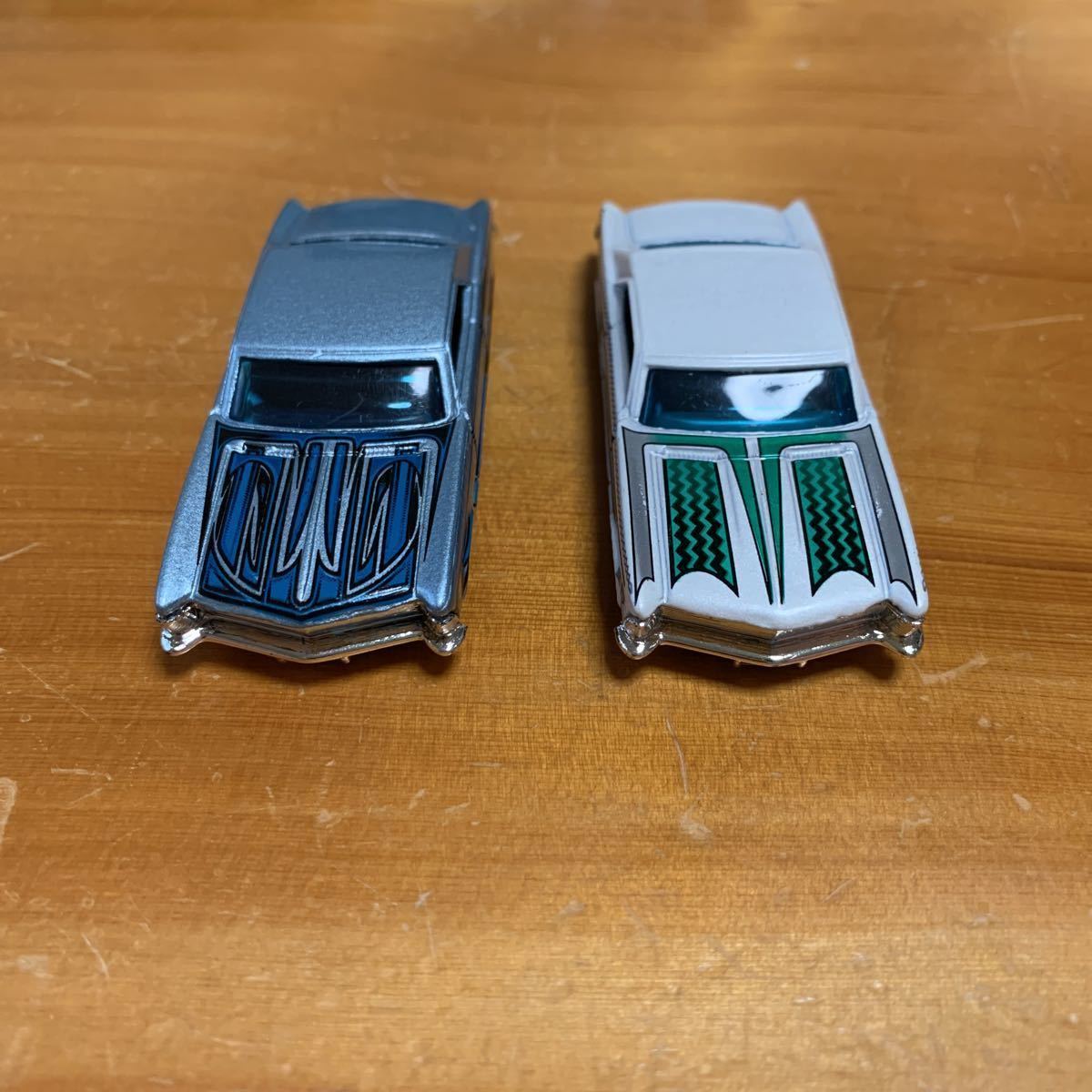 ミニカー Hot Wheels 64’ RIVIERA TM GM 2001 M. I CHINA & MALASIA 計2台 中古品 美品 送料無料