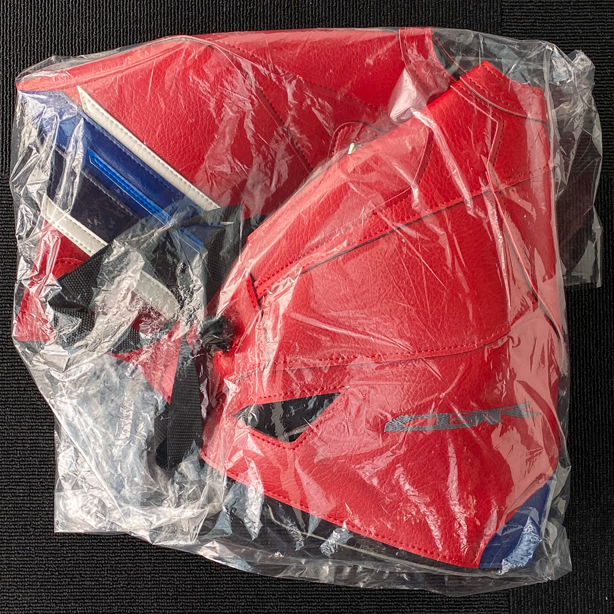 bag Star крышка топливного бака CBR1000RR-R(20) GP красный,BAGSTER 1794A