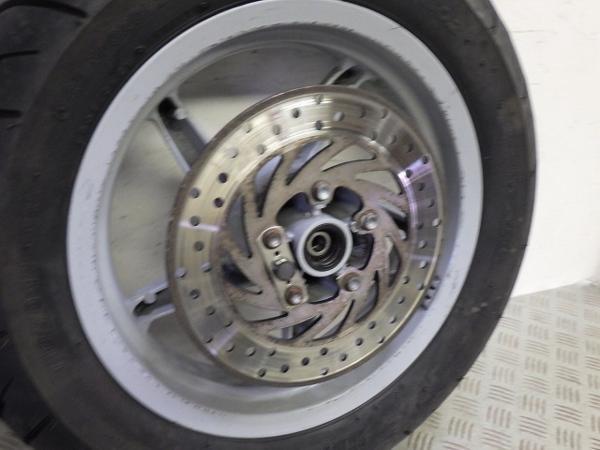  Aprilia Leonardo 250 ZD4SPB0006*** front wheel 