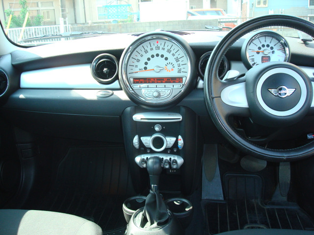 「埼玉県■ 2008年 BMW MINI ミニクラブマン モテる車で目立ちます! お洒落なR55 別途諸費用@車選びドットコム」の画像3
