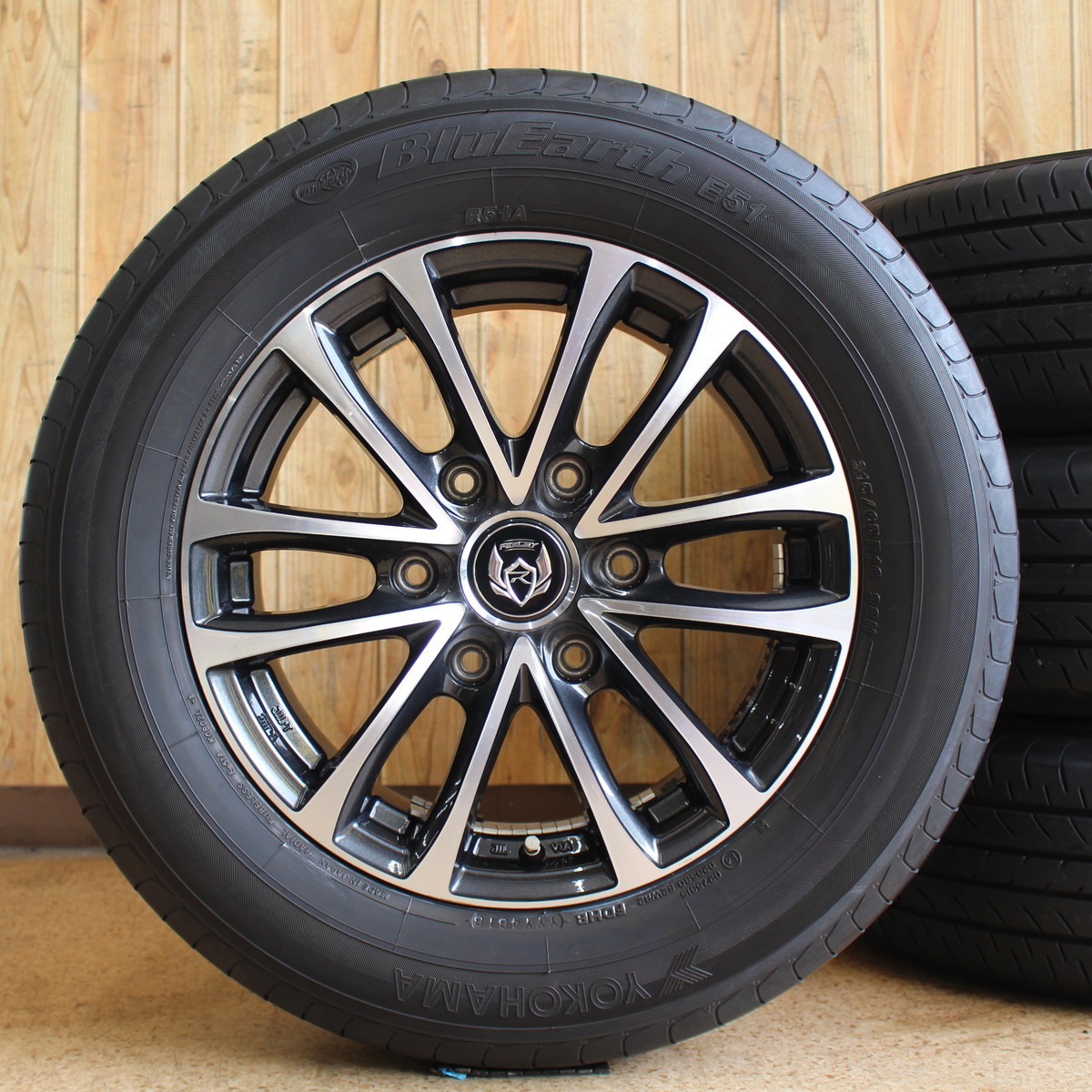 200系 ハイエースに ウェッズ ライツレーJP-H 16インチ ヨコハマ ブルーアース ラジアルタイヤ 215/65R16 98H ホイール 4本SET