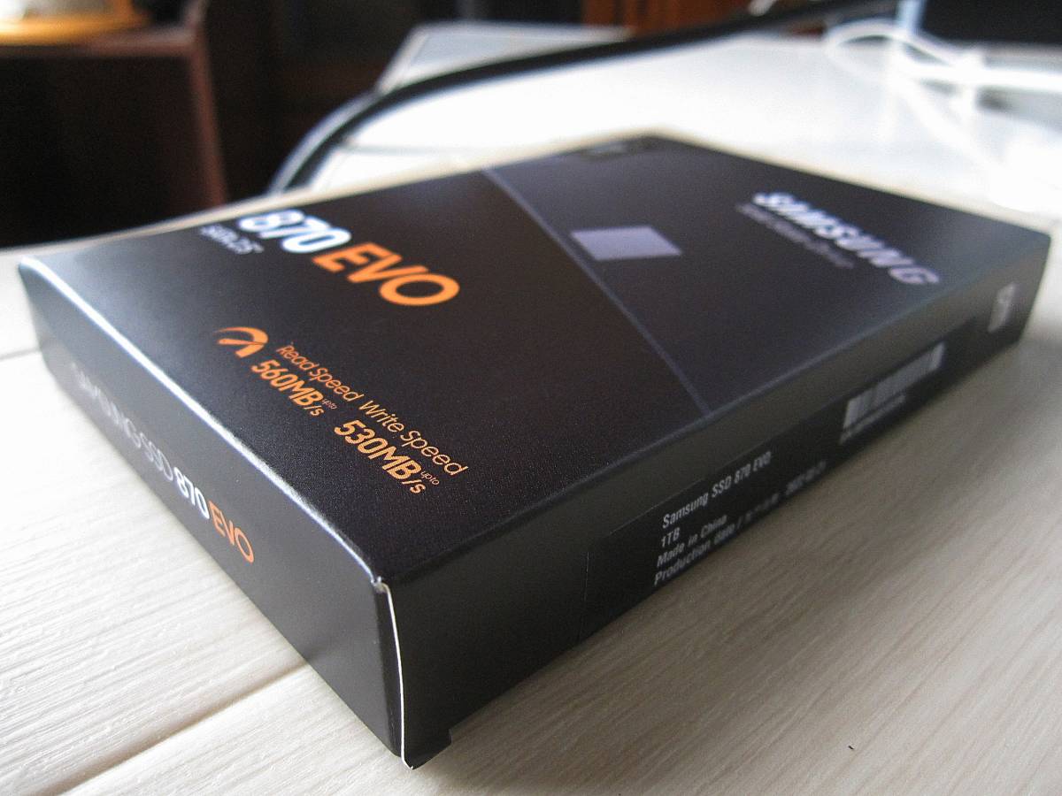 新品未開封　Samsung SSD　870 EVO　MZ-77E1T0B/IT　／　SATA 内蔵2.5型　容量1TB(1000GB)　読込560MB/s　書込530MB/s gv