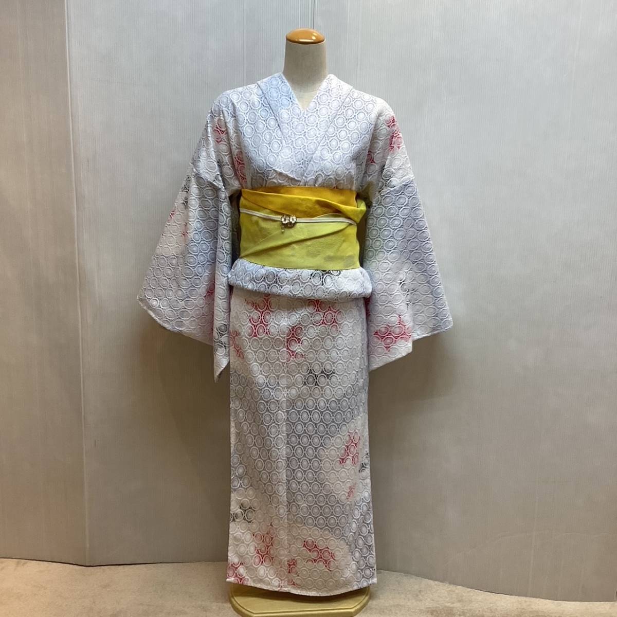 高評価の贈り物高評価の贈り物新品同様 呉服屋さんの浴衣(着付け用品