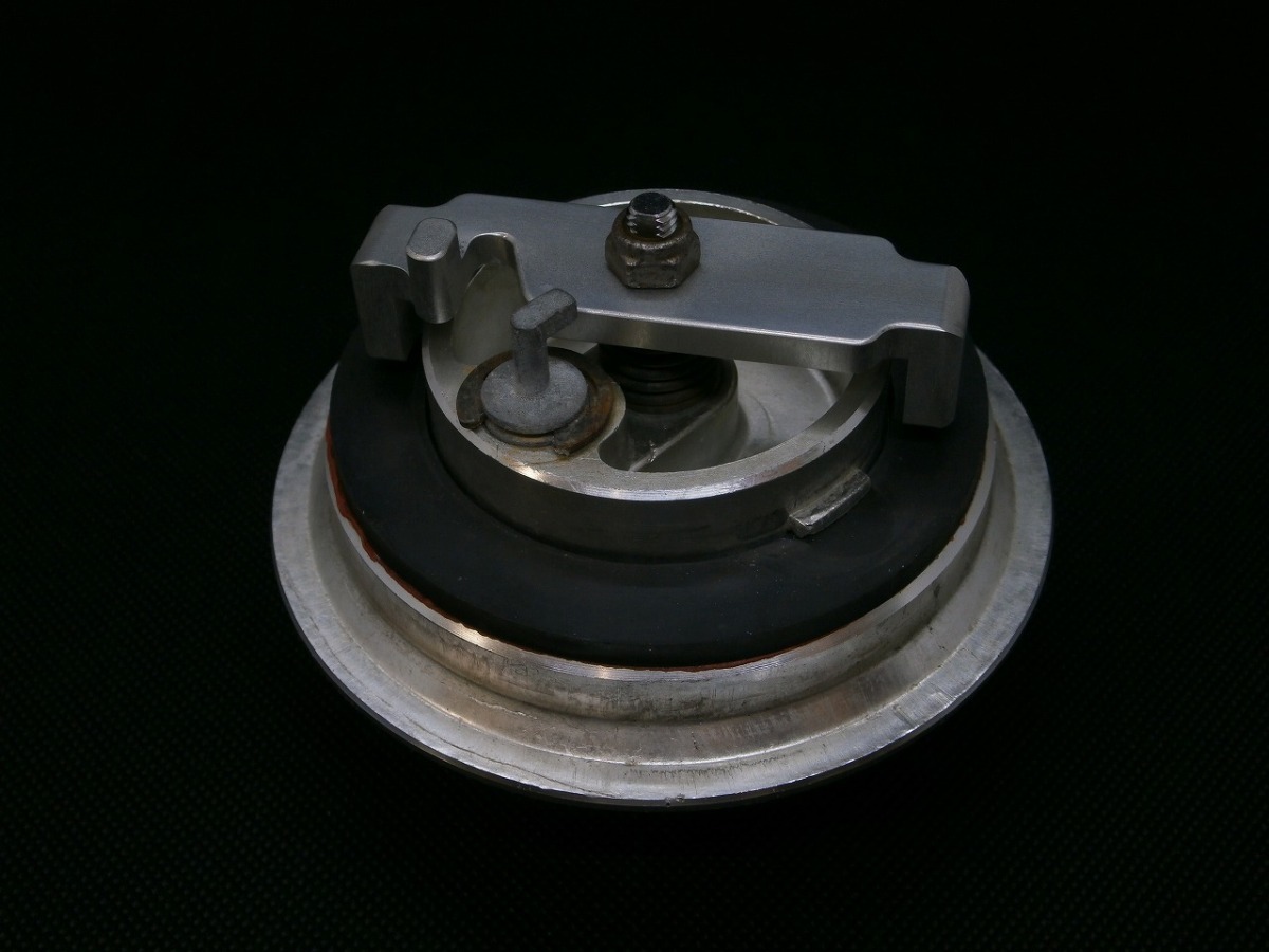 ◆◇新品 bimota ビモータ タンクキャップ レバー◇Fuel tank cap lever ◆_画像3