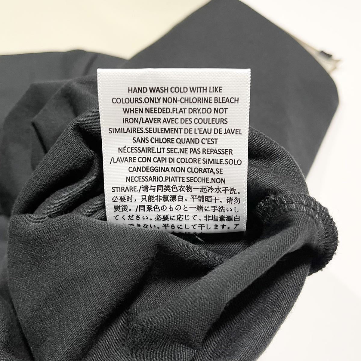 年末のプロモーション T-Shirt Black 21FW Essentials FOG 【S】黒 