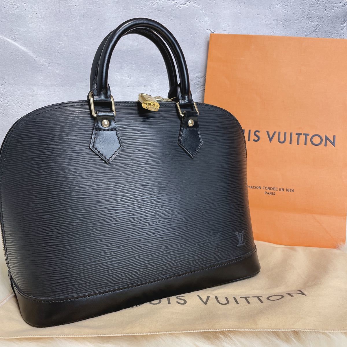 LOUIS VUITTON ルイヴィトン ハンドバッグ アルマ エピ ルイヴィトン