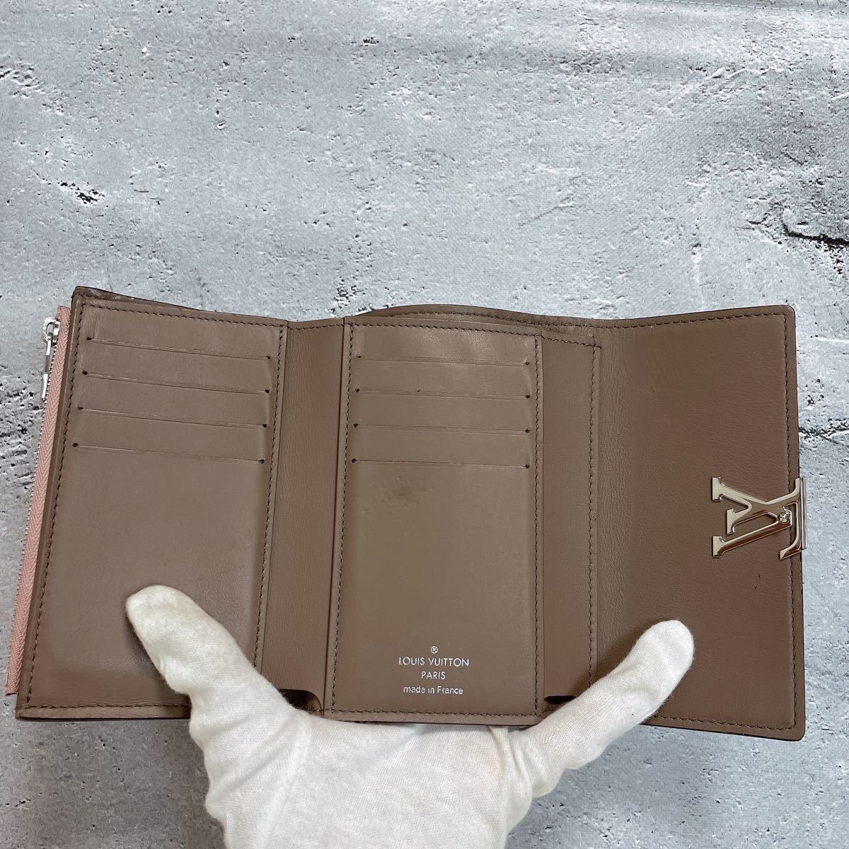 LOUIS VUITTON ルイヴィトン ポルトフォイユ カプシーヌ コンパクト