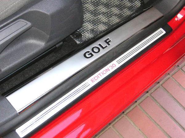 VW ゴルフ7/7.5(H.Back) エントランス・ステップパネル 4PCS【OMTEC/オムテック製】新品/GOLF7/GOLF7.5/_GOLF5に装着した参考写真です。