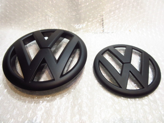 VW ゴルフ GTI 新品 マット黒 フロントロゴエンブレム