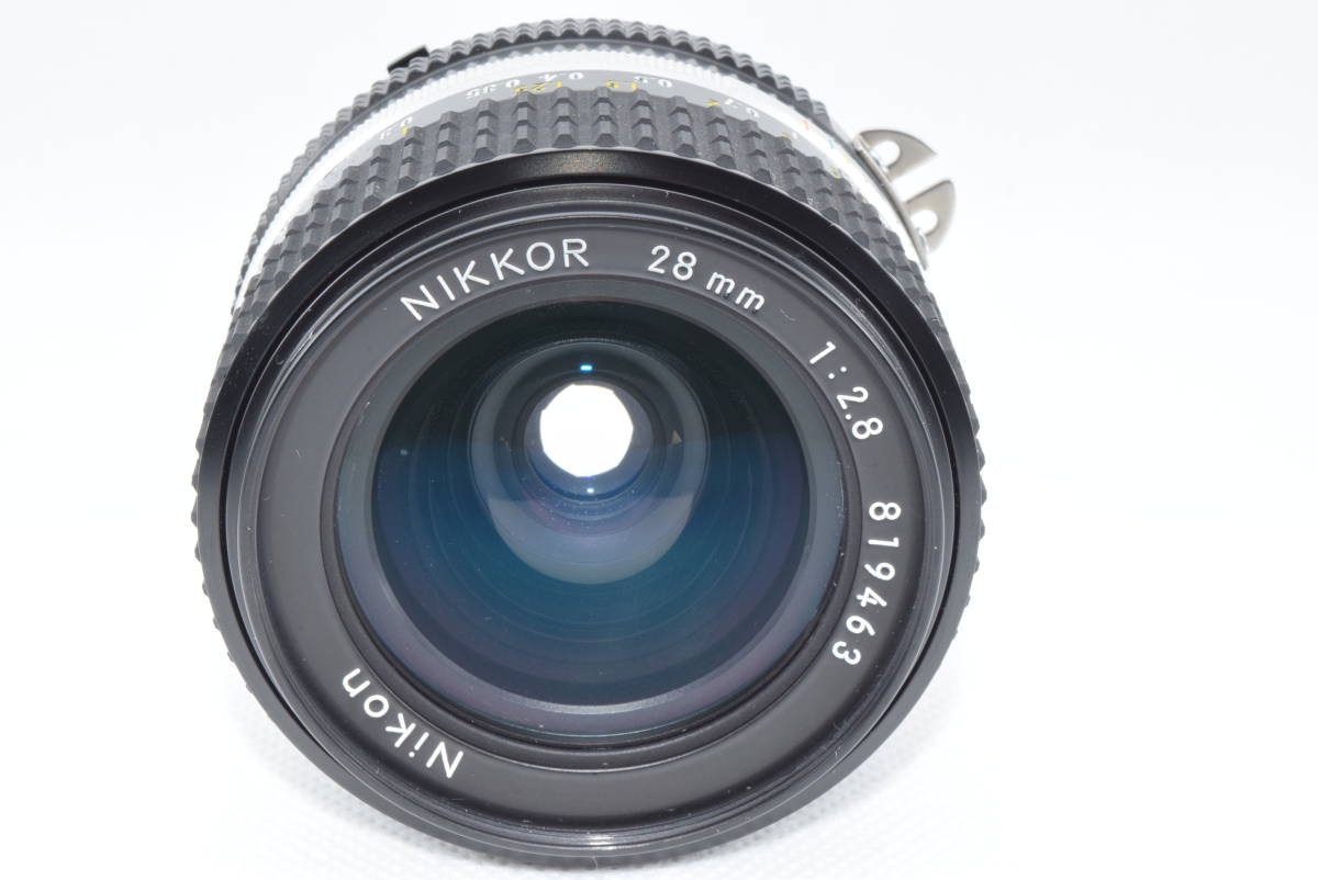 ★動作確認済み 美品★ Nikon ニコン Ai-s Nikkor 28mm F2.8 広角 単焦点レンズ 前後キャップ付き 光学クリア！ _画像3