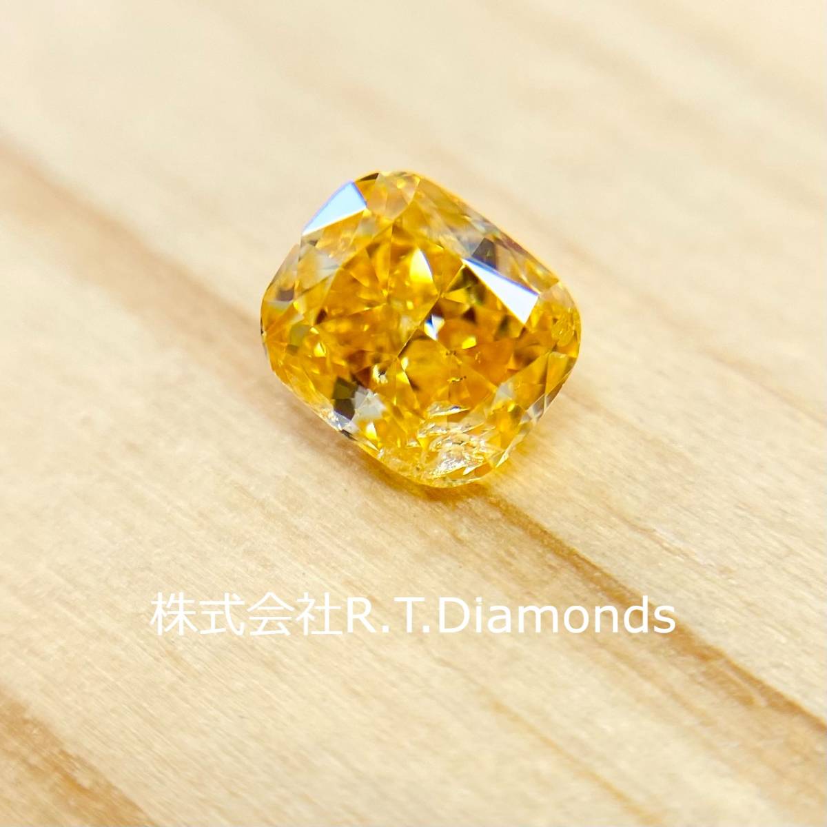 FANCY VIVID YELLOW ORANGE 0.319ct X/RT1264/CGL_画像2