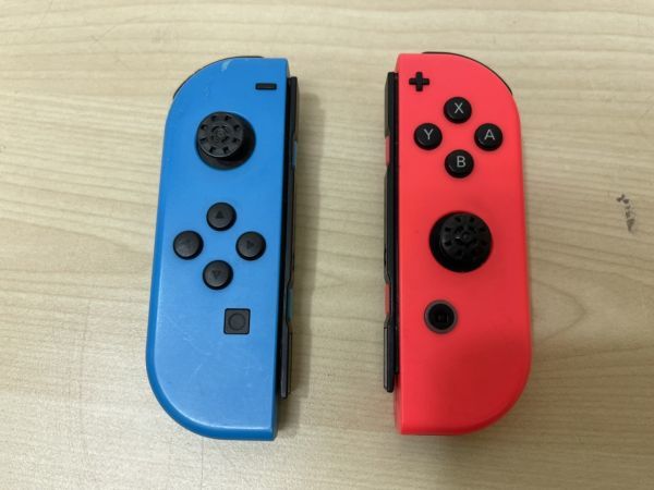 N399-T1-1447 Nintendo ニンテンドー switch スイッチ Joy-Con (L) ネオンブルー/ (R) ネオンレッド ①_画像1