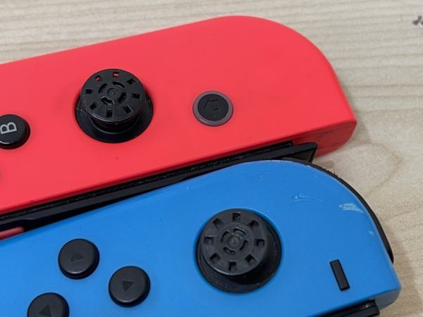 N399-T1-1447 Nintendo ニンテンドー switch スイッチ Joy-Con (L) ネオンブルー/ (R) ネオンレッド ①_画像6