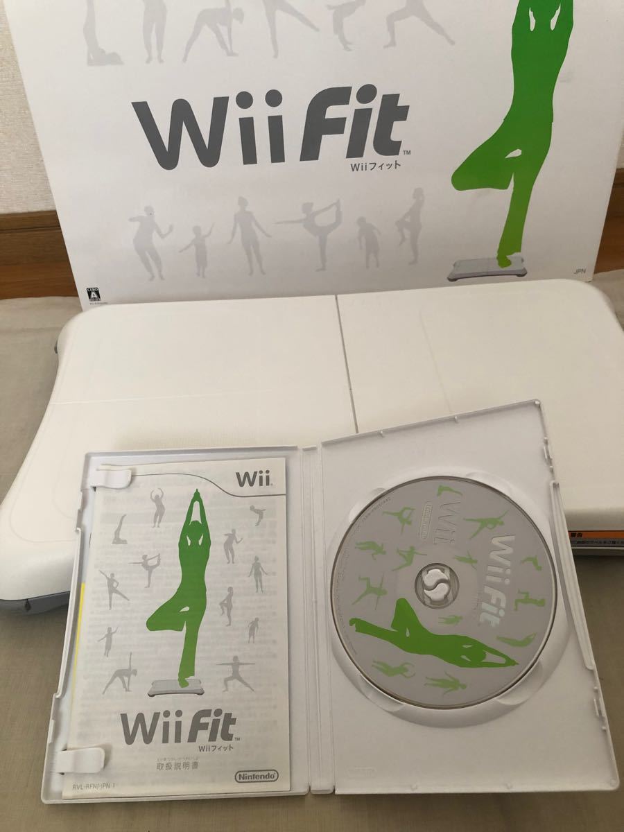 Wii ニンテンドーWiiフィット WiiFit 　バランスWiiボード箱つき！おまけソフト付き！任天堂 動作確認済　