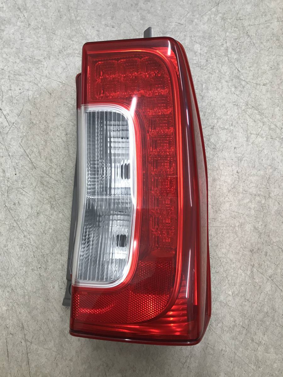 大幅値引き タント LA600S 純正テールランプ funleucemialinfoma.org