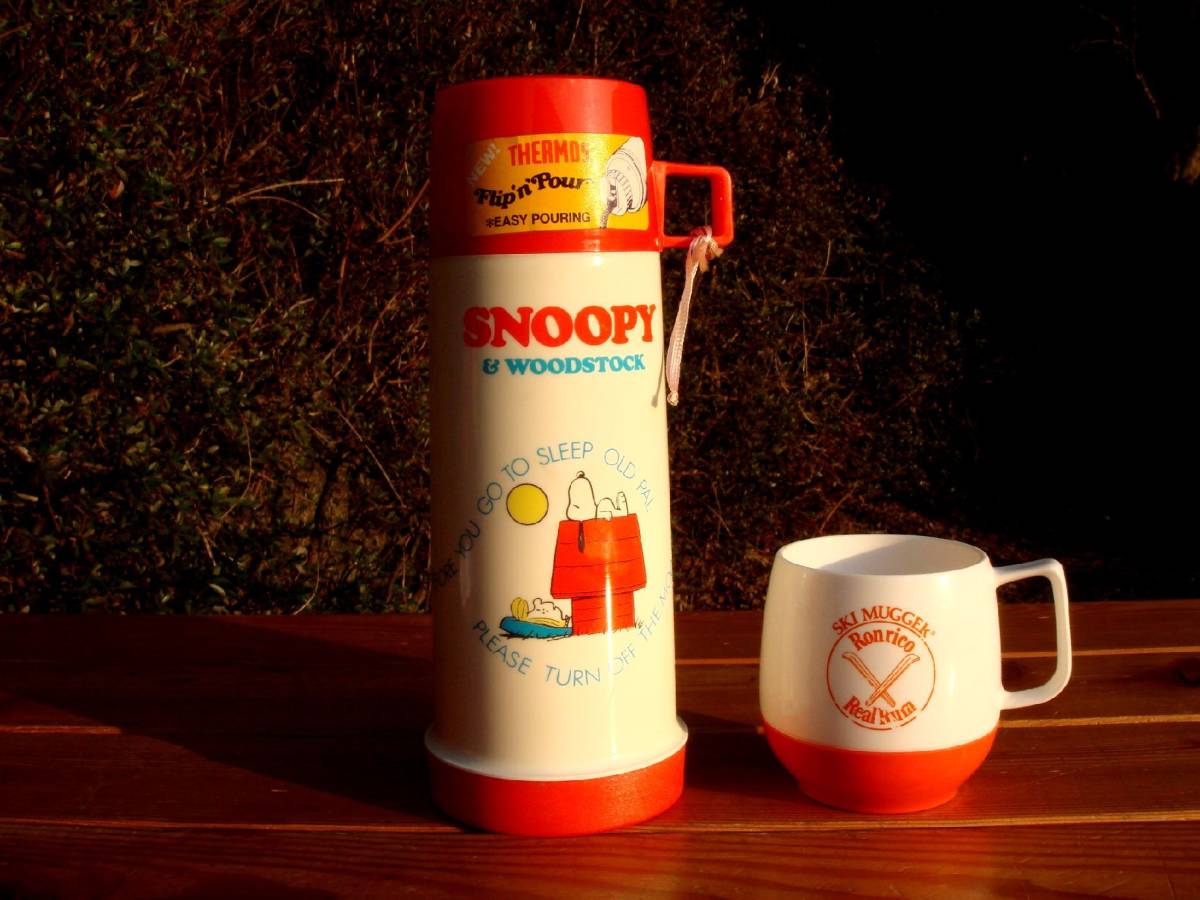 驚きの安さ 入手困難★デッドストック【THERMOS】お宝サーモス★Snoopy & Woodstockプリントボトル★Made in U.S.A.♪ 0.5リットル~ 驚きの安さ 入手困難★デッドストック【THERMOS】お宝サーモス★Snoopy & Woodstockプリントボトル★Made in U.S.A.♪ 0.5リットル~