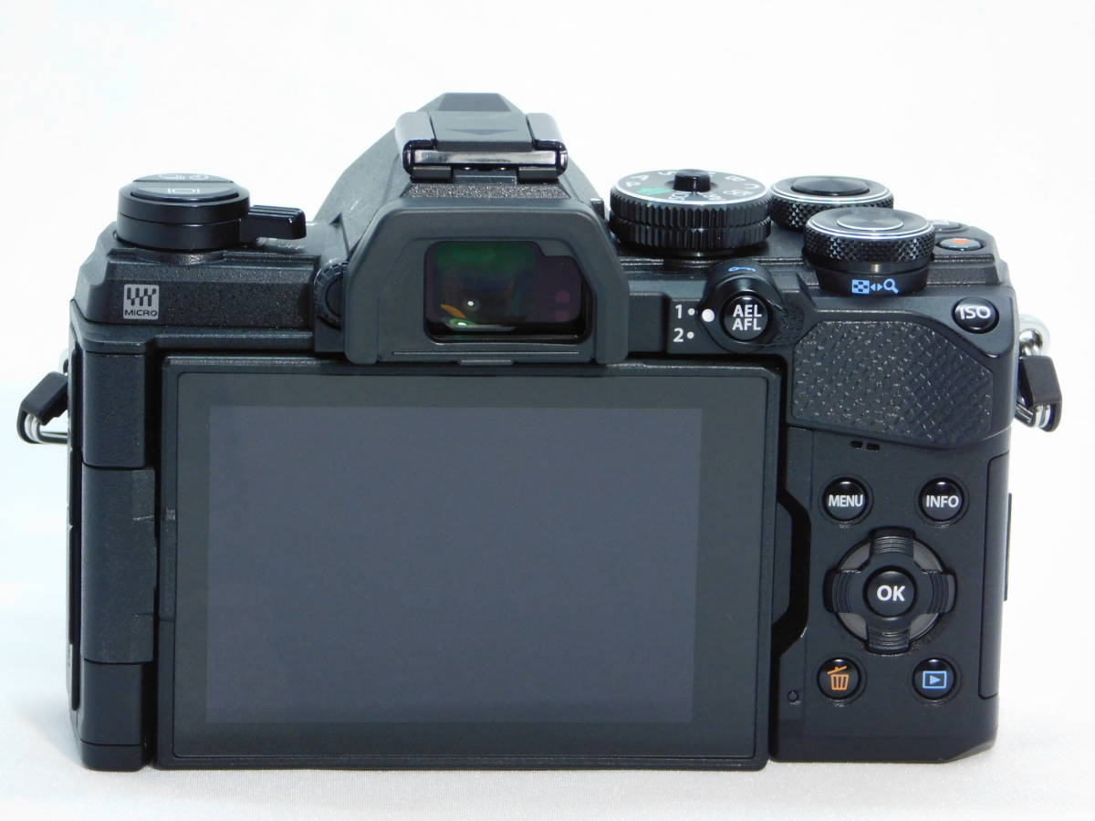 【国際ブランド】 オリンパス 黒 ボディ MarkIII E-M5 OM-D ミラーレス一眼カメラ デジタルカメラ