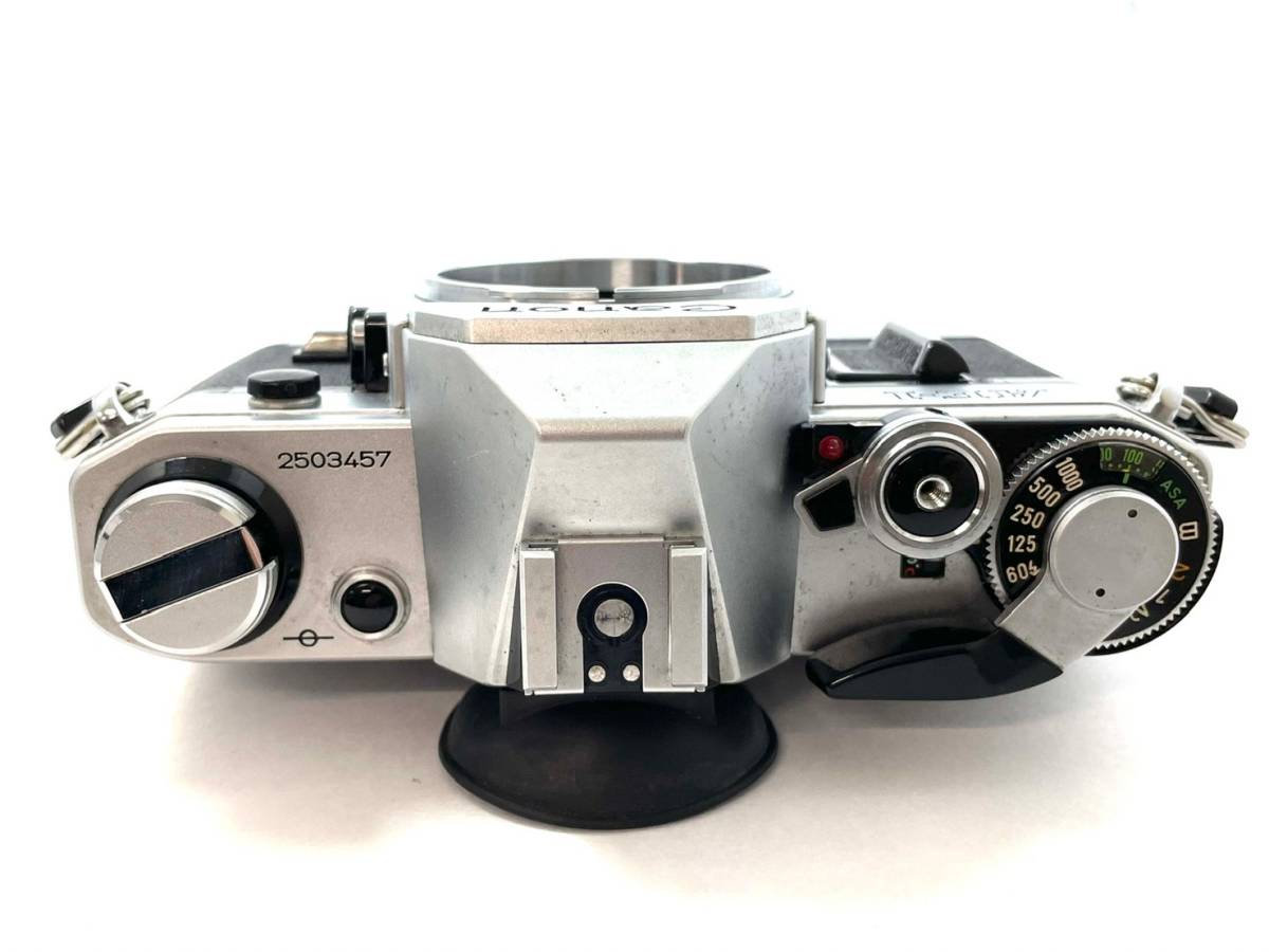 ☆【ジャンク品】CANON AE-1 シルバー + LENS FD 50mm 1:1.4 単焦点レンズ FDマウント 一眼レフ フィルムカメラ (26831KD1)_画像5